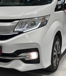 Минивэн Honda Stepwgn 2017 года, 1897000 рублей, Красноярск