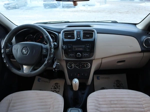 Седан Renault Logan 2014 года, 840000 рублей, Железногорск