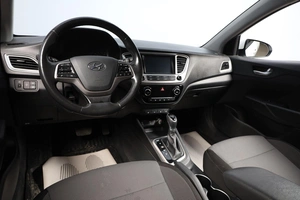 Седан Hyundai Solaris 2019 года, 1699000 рублей, Новосибирск