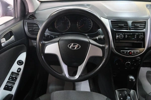 Седан Hyundai Solaris 2011 года, 769000 рублей, Омск