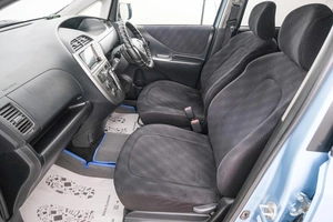 Хетчбэк Toyota Ractis 2006 года, 679000 рублей, Красноярск