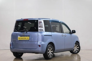 Минивэн Toyota Sienta 2012 года, 859000 рублей, Новокузнецк