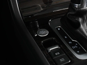 Внедорожник Volkswagen Touareg 2015 года, 2569000 рублей, Аксай