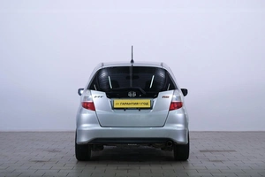 Хетчбэк Honda Fit 2009 года, 749000 рублей, Омск