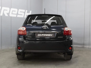 Хетчбэк Toyota Auris 2012 года, 1099000 рублей, Омск