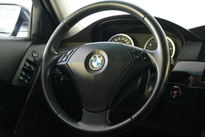 Седан BMW 5 серия 2006 года, 1269000 рублей, Омск