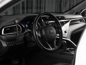 Седан Toyota Camry 2021 года, 3049000 рублей, Тюмень