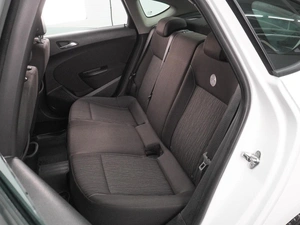 Седан Opel Astra 2014 года, 924000 рублей, Воронеж