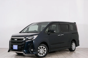 Минивэн Toyota Noah 2019 года, 2199000 рублей, Красноярск