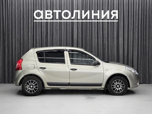 Хетчбэк Renault Sandero 2010 года, 445000 рублей, Красноярск