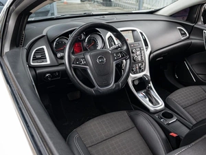 Хетчбэк Opel Astra 2013 года, 795000 рублей, Краснодар