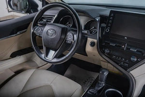 Седан Toyota Camry 2021 года, 3899000 рублей, Томск