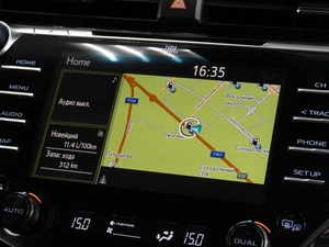 Седан Toyota Camry 2019 года, 2699000 рублей, Тюмень