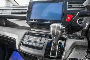 Минивэн Honda Stepwgn 2016 года, 2049000 рублей, Барнаул