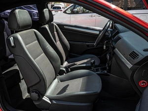 Хетчбэк Opel Astra GTC 2011 года, 710000 рублей, Краснодар