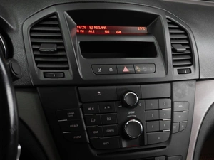 Седан Opel Insignia 2012 года, 945000 рублей, Тюмень