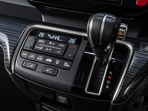 Минивэн Honda Stepwgn Spada 2015 года, 1849000 рублей, Тюмень