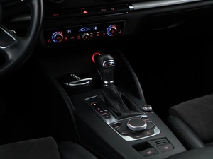 Хетчбэк Audi A3 2015 года, 1660000 рублей, Москва