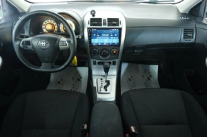 Седан Toyota Corolla 2011 года, 1119000 рублей, Омск