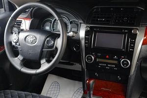 Седан Toyota Camry 2014 года, 1779000 рублей, Тюмень