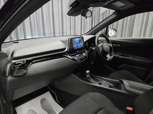 Внедорожник Toyota C-HR 2018 года, 2000000 рублей, Красноярск