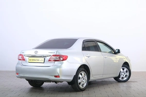 Седан Toyota Corolla 2011 года, 1039000 рублей, Омск