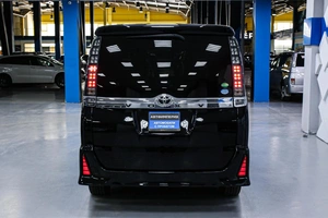 Минивэн Toyota Voxy 2015 года, 1883000 рублей, Солонцы