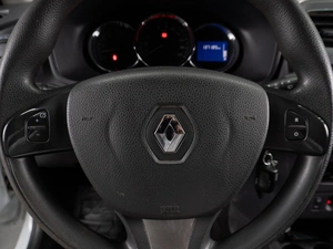Хетчбэк Renault Sandero 2017 года, 699000 рублей, Тюмень