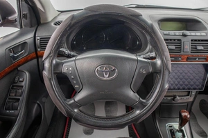Седан Toyota Avensis 2005 года, 789000 рублей, Барнаул