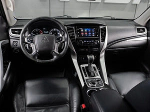 Внедорожник Mitsubishi Pajero Sport 2017 года, 2645983 рублей, Тюмень