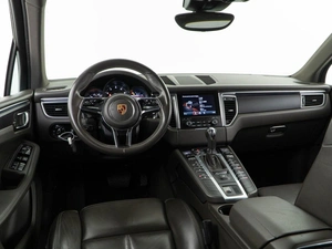 Внедорожник Porsche Macan 2018 года, 3099777 рублей, Москва