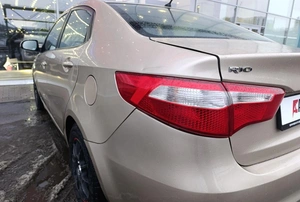 Седан Kia Rio 2013 года, 420000 рублей, Солонцы