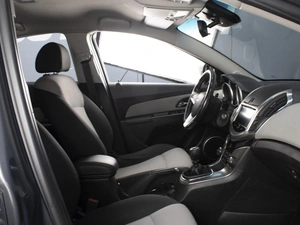 Седан Chevrolet Cruze 2013 года, 740000 рублей, Омск