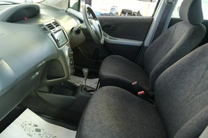 Хетчбэк Toyota Vitz 2010 года, 789000 рублей, Омск