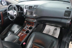 Внедорожник Toyota Highlander 2013 года, 2499000 рублей, Омск