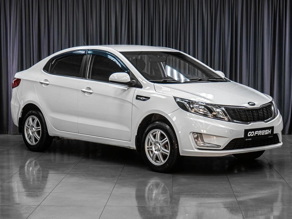 Седан Kia Rio 2014 года, 939000 рублей, Тюмень