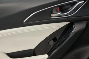 Седан Mazda Axela 2016 года, 1339000 рублей, Красноярск