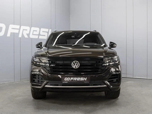 Внедорожник Volkswagen Touareg 2019 года, 4130000 рублей, Омск