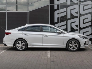 Седан Hyundai Sonata 2019 года, 1840000 рублей, Краснодар