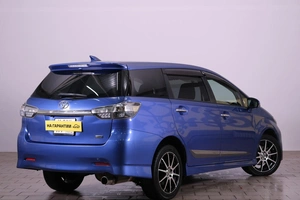 Минивэн Toyota Wish 2012 года, 1599000 рублей, Омск