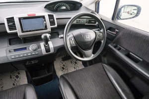 Минивэн Honda Freed 2015 года, 1289000 рублей, Красноярск
