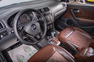 Седан Volkswagen Polo 2011 года, 859000 рублей, Томск