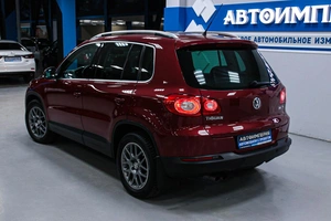 Внедорожник Volkswagen Tiguan 2010 года, 1248000 рублей, Солонцы