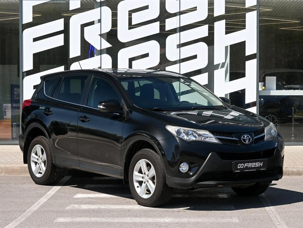 Внедорожник Toyota RAV4 2013 года, 1549800 рублей, Волгоград