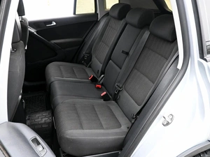 Внедорожник Volkswagen Tiguan 2011 года, 1050000 рублей, Волгоград