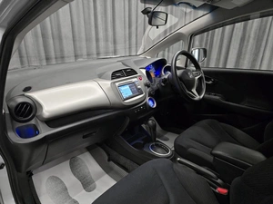 Хетчбэк Honda Fit 2013 года, 799000 рублей, Красноярск