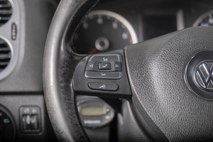 Внедорожник Volkswagen Tiguan 2013 года, 899000 рублей, Томск