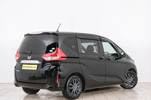 Минивэн Honda Freed 2017 года, 1499000 рублей, Красноярск