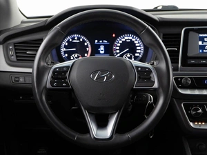 Седан Hyundai Sonata 2019 года, 1768444 рублей, Москва