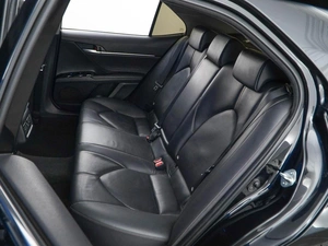 Седан Toyota Camry 2020 года, 2890000 рублей, Москва